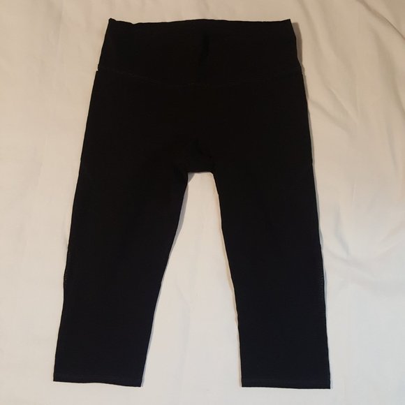 Athleta Dobby Action Crop Capri side pocket - Picture 3 of 7